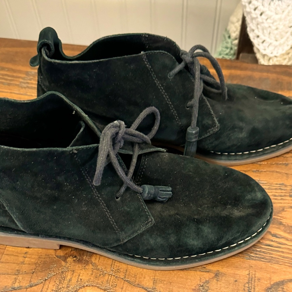 Woman’s Suede Hush Puppies.
